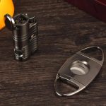 Briquet COHIBA rouge au design élégant