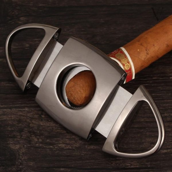 Briquet COHIBA avec flamme parfaite et style