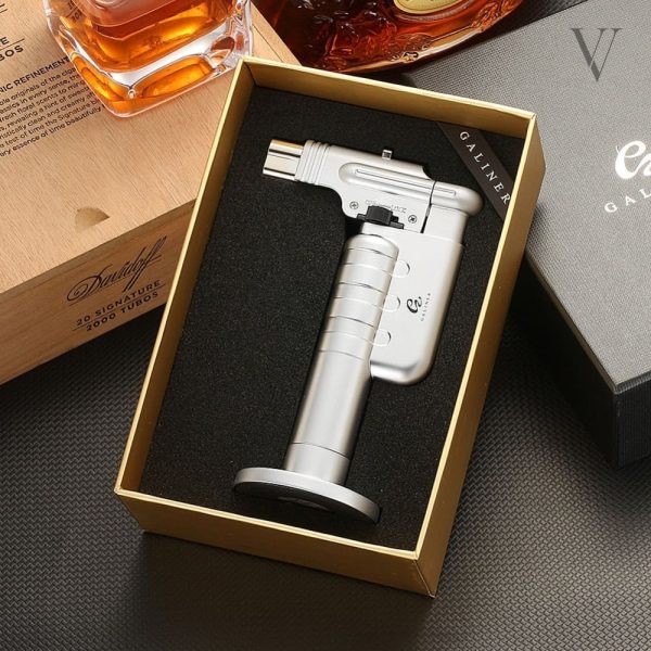 Briquet torche au style moderne pour cigares