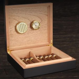 Humidor en bois pour conservation de cigares