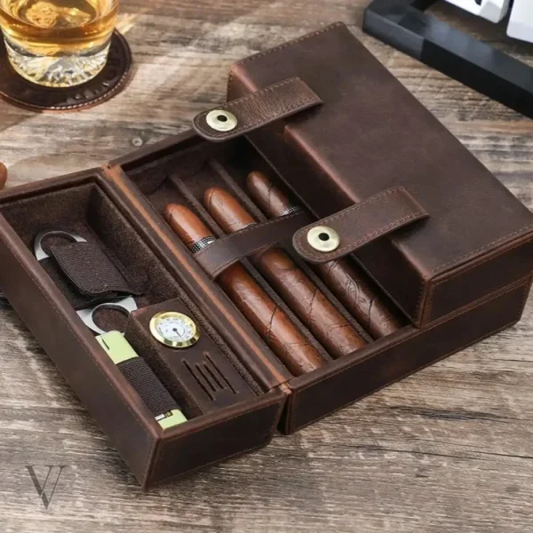cave-a-cigares-cohiba-en-cuir-personnalisable-voyageur-king-1 Cave à cigares personnalisable en cuir - Voyageur King