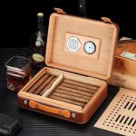Cave à cigare LOUIS XIII en cuir de voyage