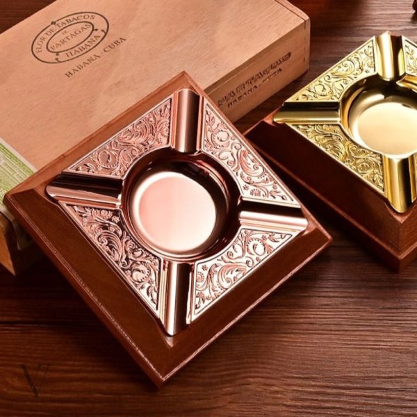 Accessoire de fumeur, cendrier à cigare chic