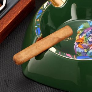 Accessoire de luxe pour le fumeur de cigares