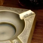 Élégant cendrier en titanium pour fumer