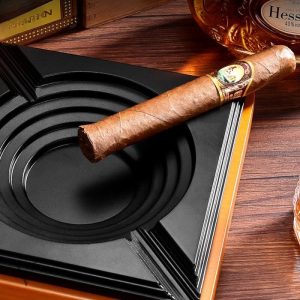 Cendrier design pour amateurs de cigares, modèle SPIRALYS