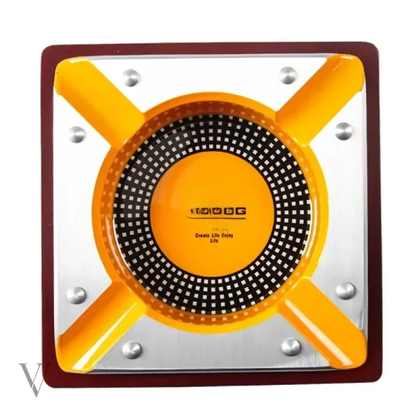 Accessoire de fumeur, cendrier BANG au design moderne