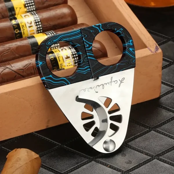 Design élégant du coupe-cigare Master 100
