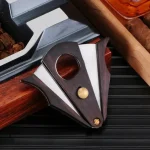 Accessoire de coupe cigare en bois, alliant qualité et design