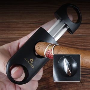 Coupe-cigare en V BASIC, élégance et précision
