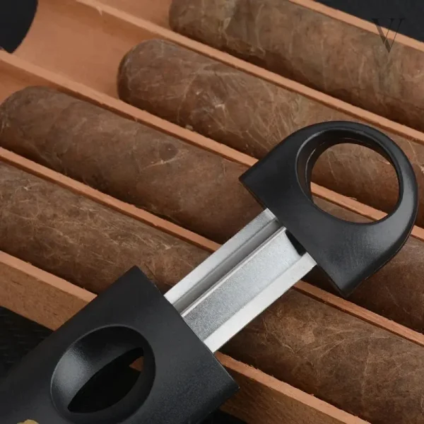 Outil de coupe pour cigares, BASIC en V pour une finition parfaite