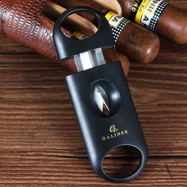 Coupe-cigare BASIC, élégant et fonctionnel pour une expérience optimale