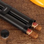 Carbone premium pour un étui à cigares moderne