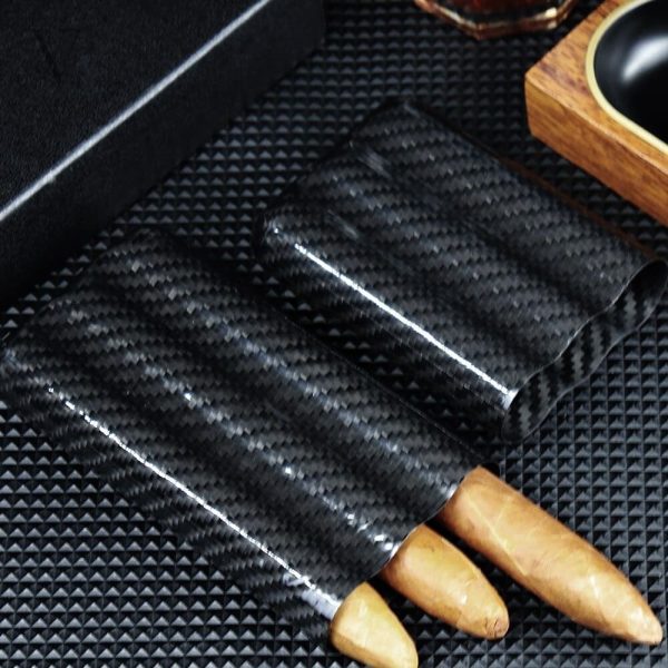 Étui à cigare léger et durable en carbone