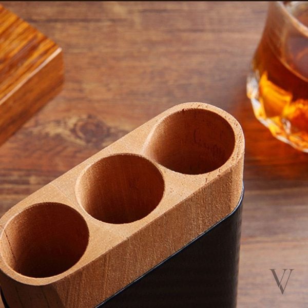 Design compact d'étui à cigare en bois carbone