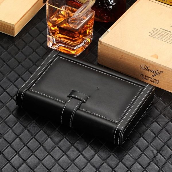 Accessoire de voyage chic pour 4 cigares