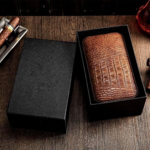 Accessoire de voyage en cuir pour la protection des cigares