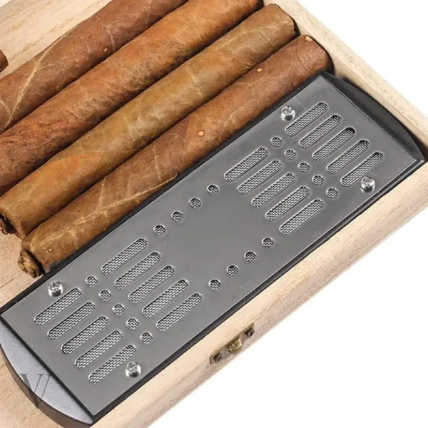Accessoire pour maintenir l'humidité des cigares