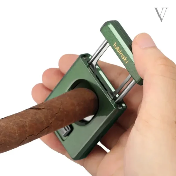 Briquet torche design et coupe-cigare de luxe