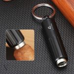 Poinçon à cigare - accessoire indispensable pour connaisseurs