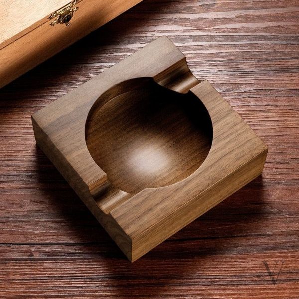 Cendrier design pour amateurs de whisky et cigares