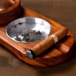 Élégant cendrier à cigares en bois pour collectionneur